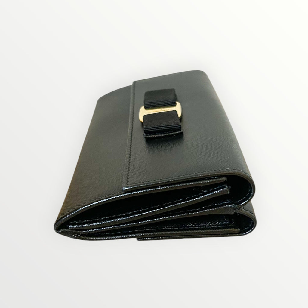 Salvatore Ferragamo Black Vara Wallet/Wirslet