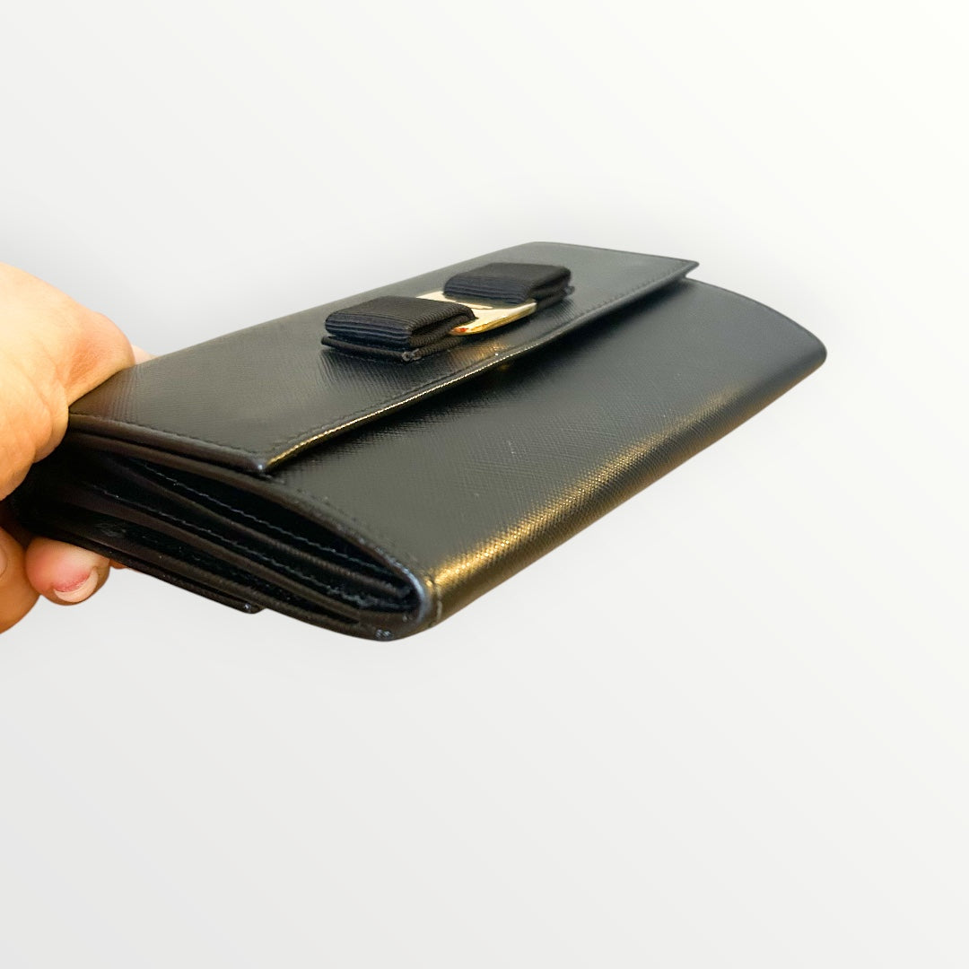Salvatore Ferragamo Black Vara Wallet/Wirslet