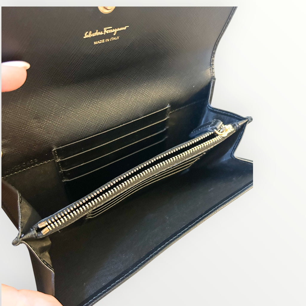 Salvatore Ferragamo Black Vara Wallet/Wirslet