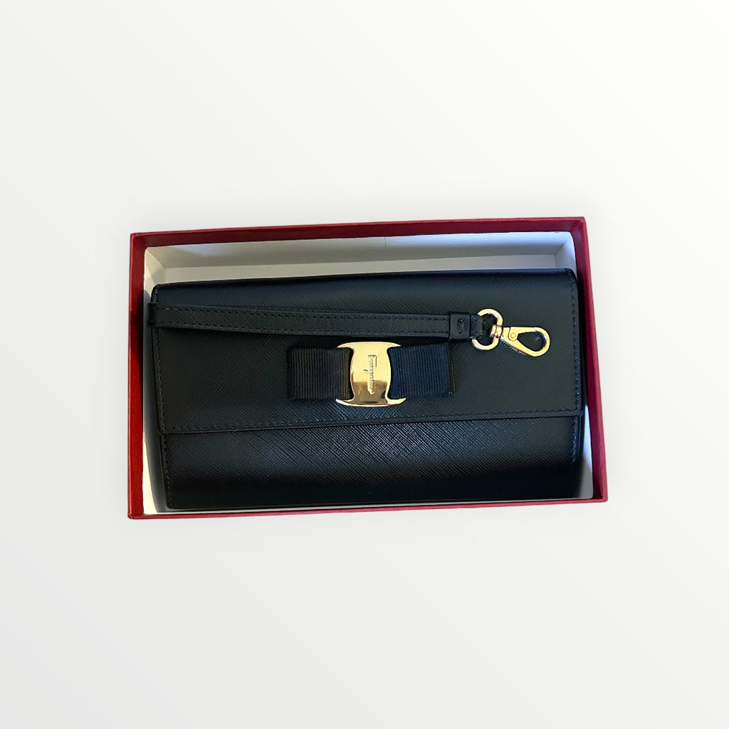 Salvatore Ferragamo Black Vara Wallet/Wirslet